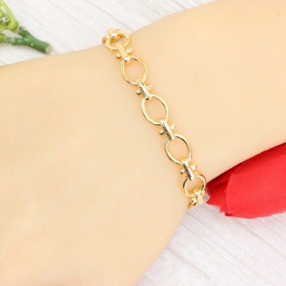 "Trendy Handmade Bracelet – A Thoughtful Gift for Girls & Women | UNVRC1602 - Picture 7 of 10